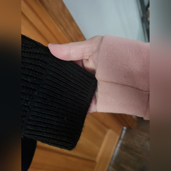 Venus Small, black sweater with buttons on the back - Picture 4 of 5